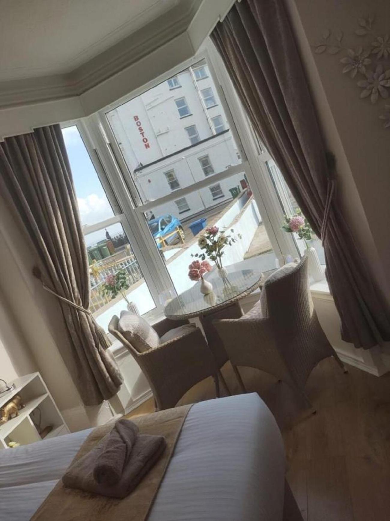 The Thoresby Scarborough Chambre photo